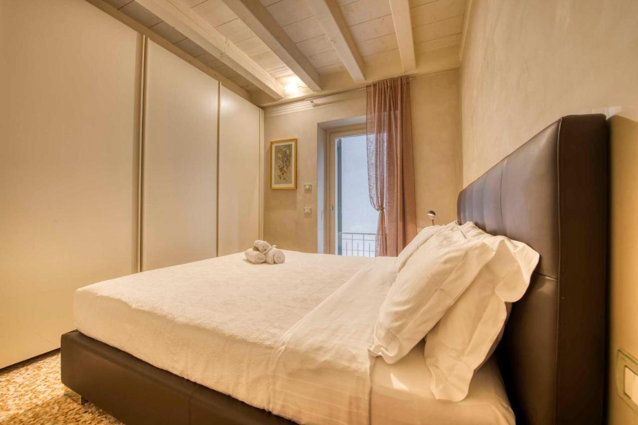 Apartmentsarena - Suite Mercatorum - Piazza Erbe Verona Exterior foto