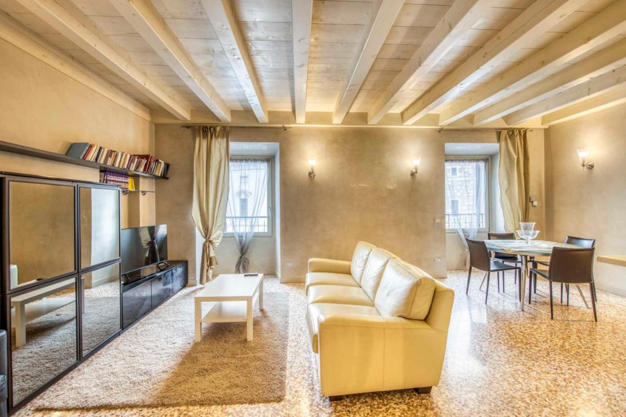Apartmentsarena - Suite Mercatorum - Piazza Erbe Verona Exterior foto