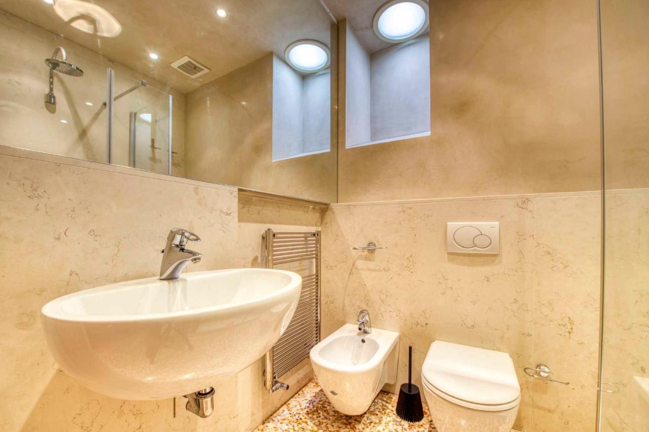 Apartmentsarena - Suite Mercatorum - Piazza Erbe Verona Exterior foto
