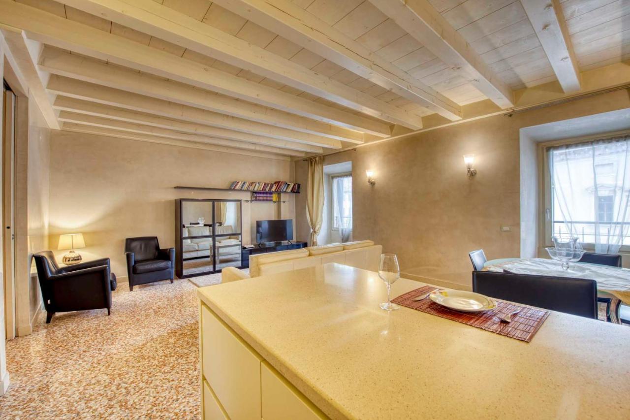 Apartmentsarena - Suite Mercatorum - Piazza Erbe Verona Exterior foto