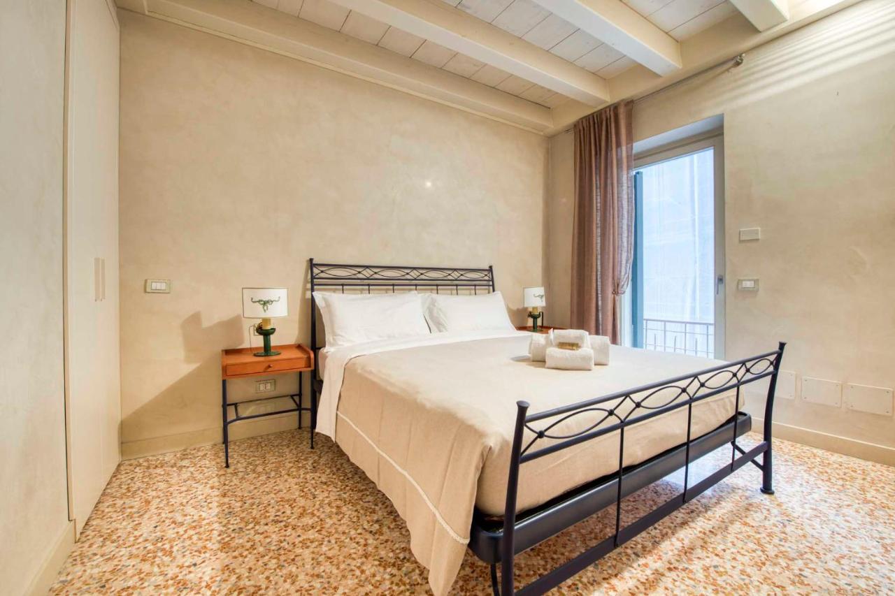 Apartmentsarena - Suite Mercatorum - Piazza Erbe Verona Exterior foto