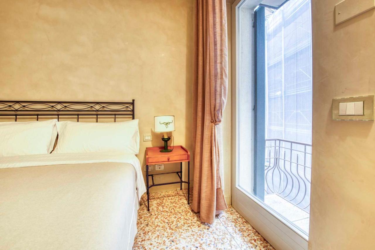 Apartmentsarena - Suite Mercatorum - Piazza Erbe Verona Exterior foto